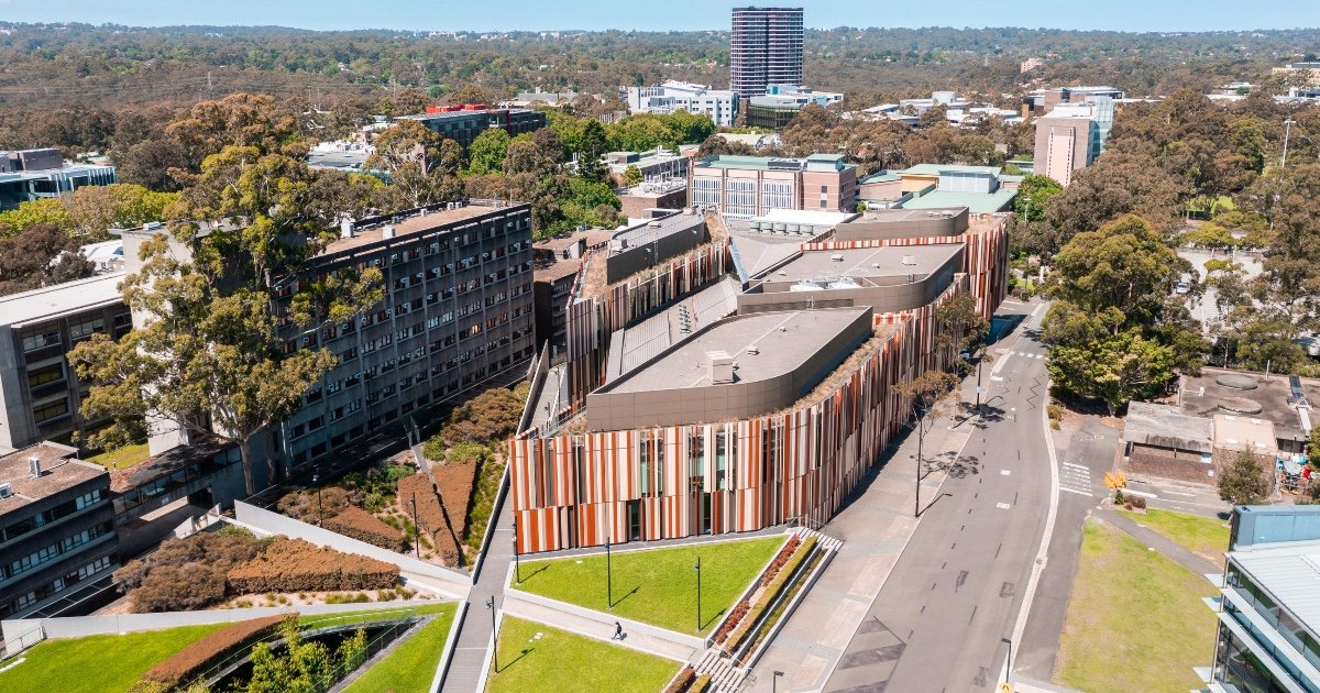 Macquarie Uni-4